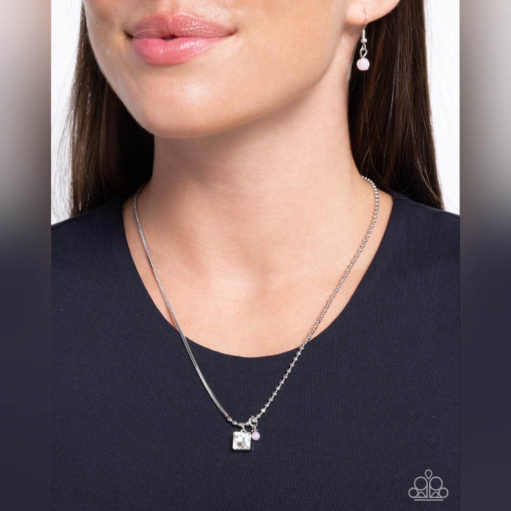 Chic Comparison Necklace